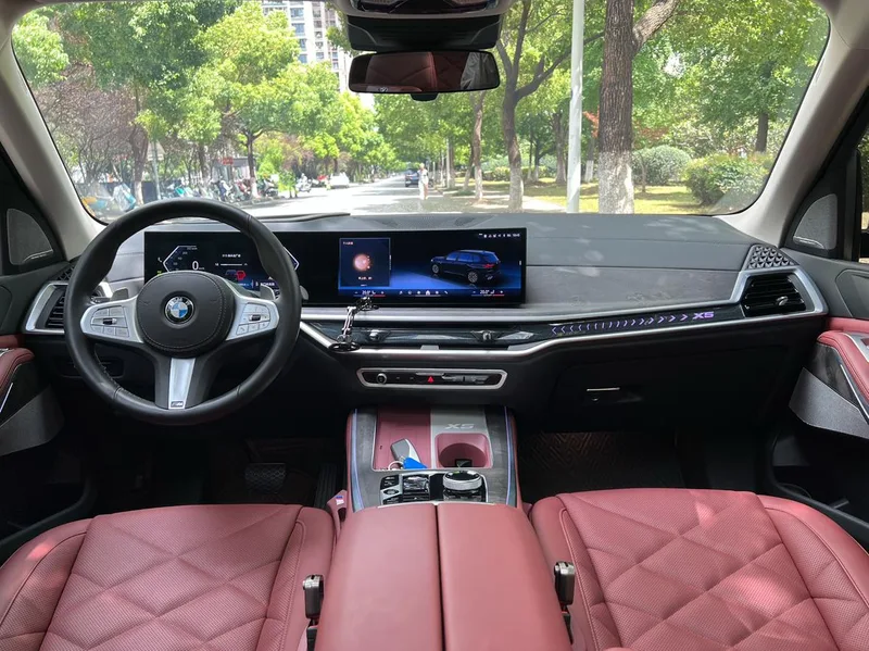 BMW X5 2023 xDrive30Li Premium Class M Sports Night Suit interior photo 11 BMW X5 2023 xDrive30Li Premium Class M Sports Night Suit interior photo 11