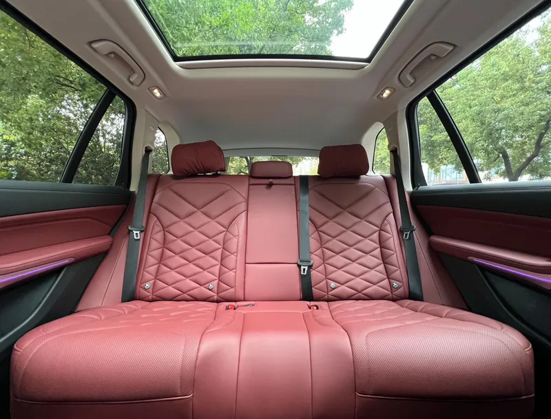 BMW X5 2023 xDrive30Li Premium Class M Sports Night Suit interior photo 12 BMW X5 2023 xDrive30Li Premium Class M Sports Night Suit interior photo 12