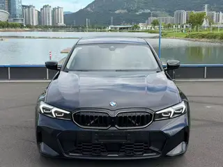 BMW 3 Series 2025 330Li M Set de nuit de sport extérieur photo 2 BMW 3 Series 2025 330Li M Set de nuit de sport extérieur photo 2