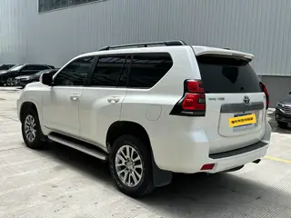 Toyota Prado 2018 3.5L Automático TX-L exterior foto 6 Toyota Prado 2018 3.5L Automático TX-L exterior foto 6