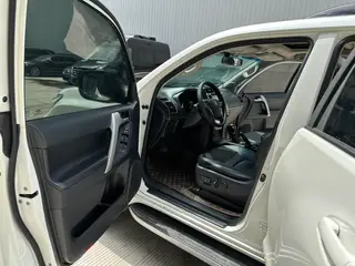 Toyota Prado 2018 3.5L Automático TX-L exterior foto 8 Toyota Prado 2018 3.5L Automático TX-L exterior foto 8