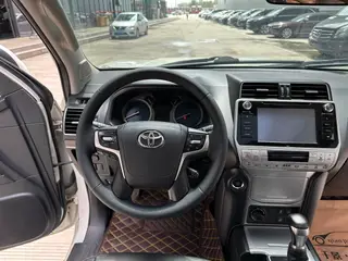 Toyota Prado 2018 3.5L Automático TX-L interior foto 12 Toyota Prado 2018 3.5L Automático TX-L interior foto 12