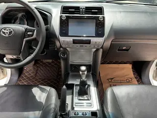 Toyota Prado 2018 3.5L Automático TX-L interior foto 15 Toyota Prado 2018 3.5L Automático TX-L interior foto 15