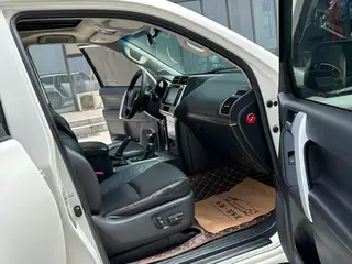 Toyota Prado 2018 3.5L Automático TX-L interior foto 17 Toyota Prado 2018 3.5L Automático TX-L interior foto 17