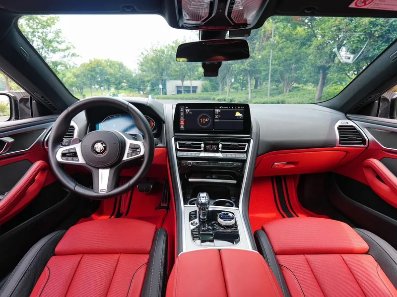 BMW 8 Series 2022 840i Four-door coupe M Sports suit interior photo 10 BMW 8 Series 2022 840i Four-door coupe M Sports suit interior photo 10