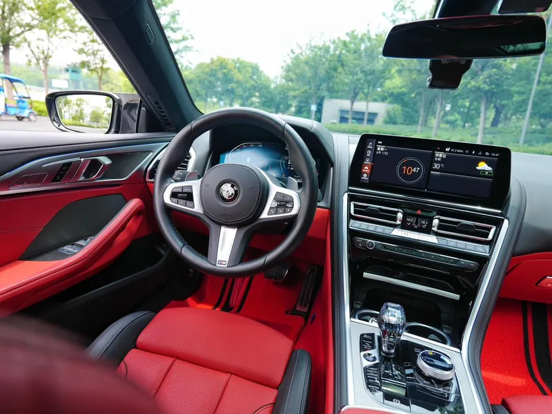 BMW 8 Series 2022 840i Four-door coupe M Sports suit interior photo 11 BMW 8 Series 2022 840i Four-door coupe M Sports suit interior photo 11