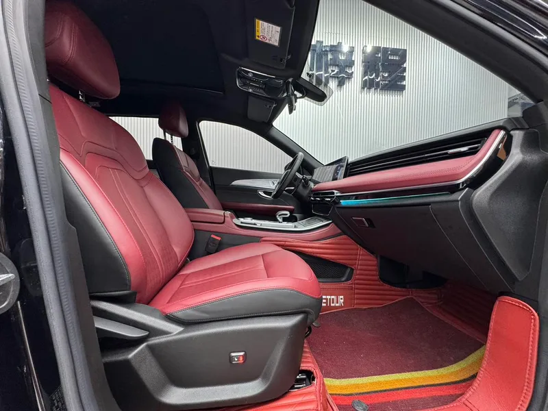 Jetour X70 PRO 2023 1.5T DCT Comfortable 7 seat interior photo 11 Jetour X70 PRO 2023 1.5T DCT Comfortable 7 seat interior photo 11