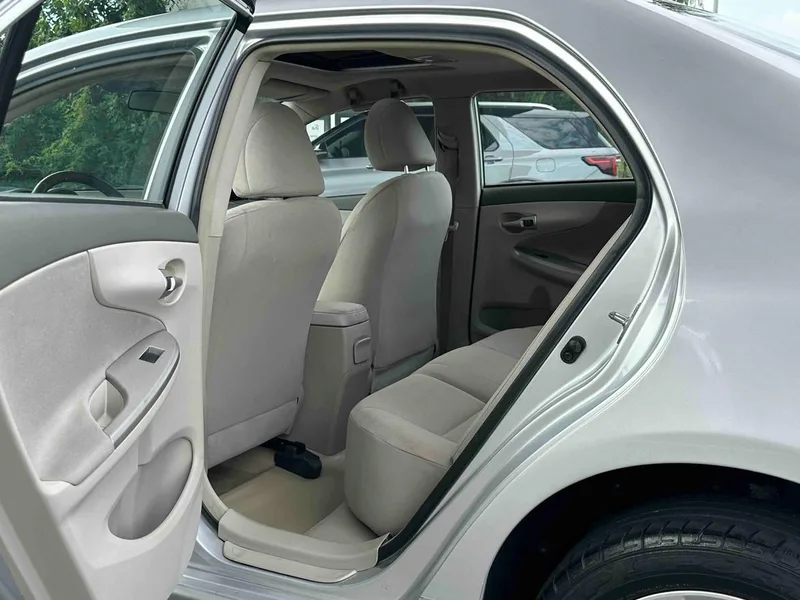 Toyota Corolla 2008 1.8L Automatique GL-i Toit ouvrant édition spéciale extérieur photo 5 Toyota Corolla 2008 1.8L Automatique GL-i Toit ouvrant édition spéciale extérieur photo 5