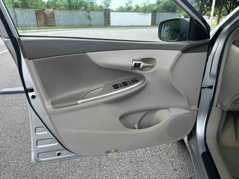 Toyota Corolla 2008 1.8L Automatique GL-i Toit ouvrant édition spéciale extérieur photo 7 Toyota Corolla 2008 1.8L Automatique GL-i Toit ouvrant édition spéciale extérieur photo 7