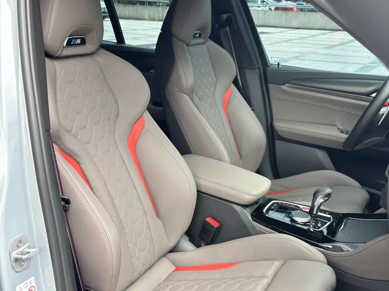 BMW X3 M 2022 X3 M Thunder Edition interior photo 18 BMW X3 M 2022 X3 M Thunder Edition interior photo 18