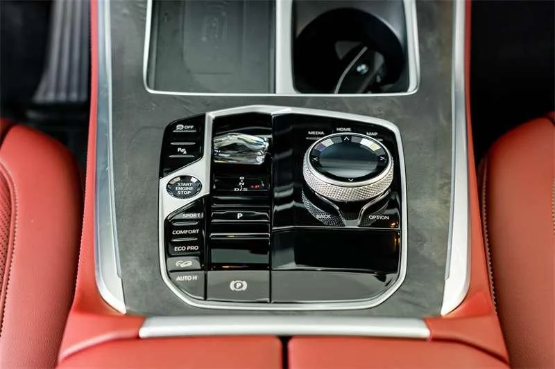 BMW X5 2023 xDrive30Li Premium Class M Sports Night Suit interior photo 16 BMW X5 2023 xDrive30Li Premium Class M Sports Night Suit interior photo 16