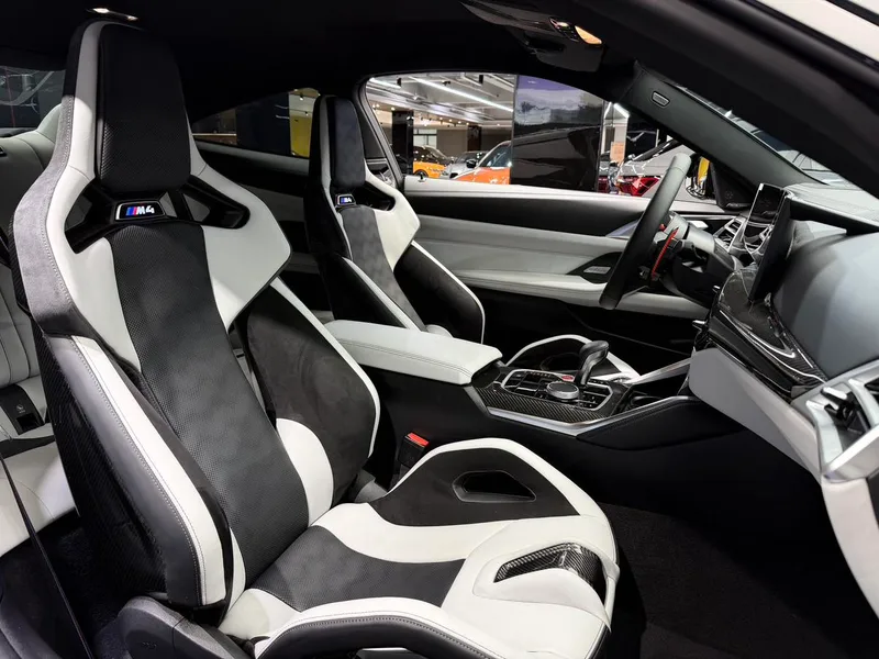 BMW M4 2024 M4 Coupe M xDrive Thunder Edition interior photo 9 BMW M4 2024 M4 Coupe M xDrive Thunder Edition interior photo 9