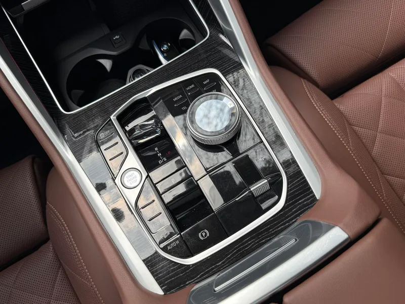 BMW X6 2023 Restyling xDrive40i Premium Class M Sports suit interior photo 16