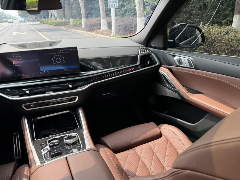 BMW X6 2023 Restyling xDrive40i Premium Class M Sports suit interior photo 17