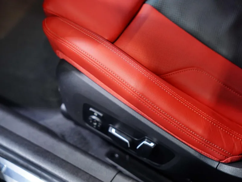 BMW M3 2023 M3 Sedán de cuatro puertas M xDrive Versión Thunder interior foto 19 BMW M3 2023 M3 Sedán de cuatro puertas M xDrive Versión Thunder interior foto 19