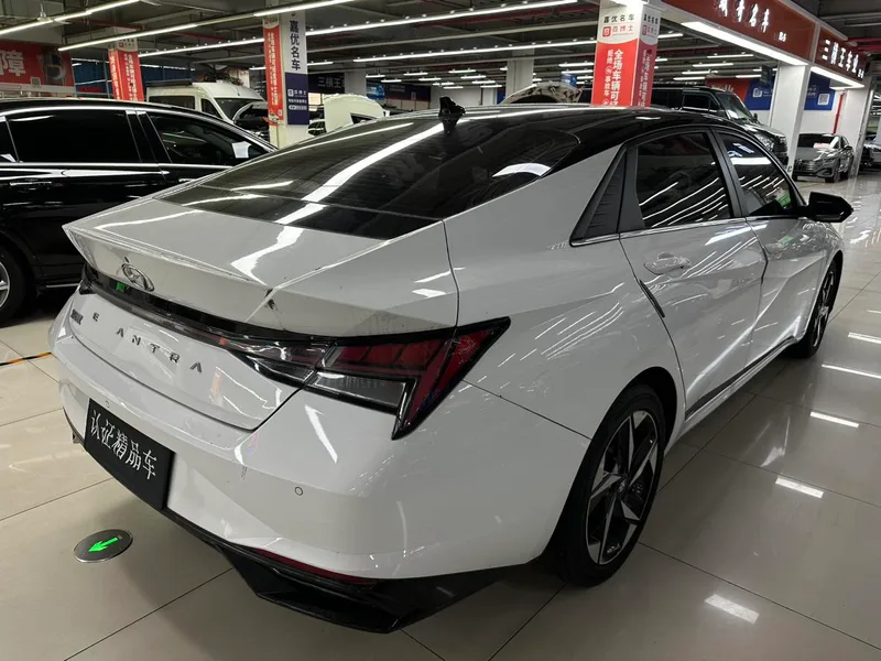 Hyundai Elantra 2021 1.5L CVT LUX Premium Edition exterior photo 2 Hyundai Elantra 2021 1.5L CVT LUX Premium Edition exterior photo 2