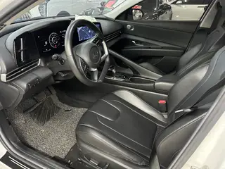 Hyundai Elantra 2021 1.5L CVT LUX Premium Edition interior photo 9 Hyundai Elantra 2021 1.5L CVT LUX Premium Edition interior photo 9