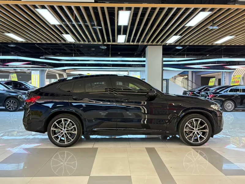 BMW X4 2022 xDrive 30i M Ensemble de sport extérieur photo 7 BMW X4 2022 xDrive 30i M Ensemble de sport extérieur photo 7