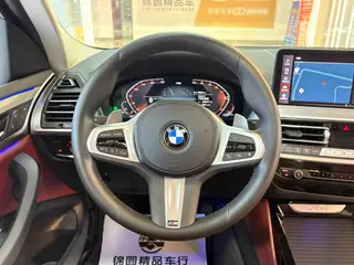 BMW X4 2022 xDrive 30i M Ensemble de sport intérieur photo 16 BMW X4 2022 xDrive 30i M Ensemble de sport intérieur photo 16