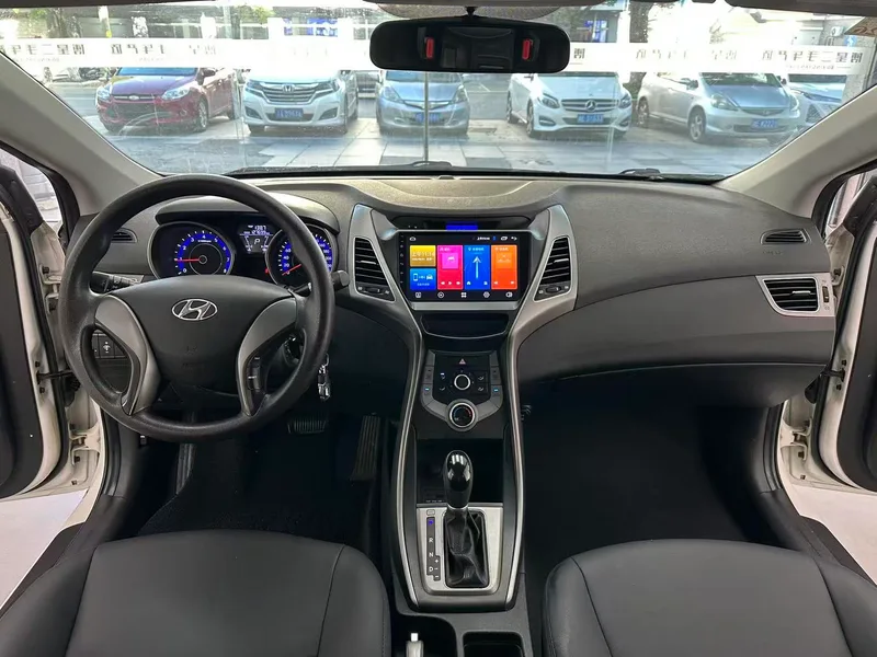 Hyundai Elantra Langdong 2015 1.6L Automatic fashion type exterior photo 5 Hyundai Elantra Langdong 2015 1.6L Automatic fashion type exterior photo 5