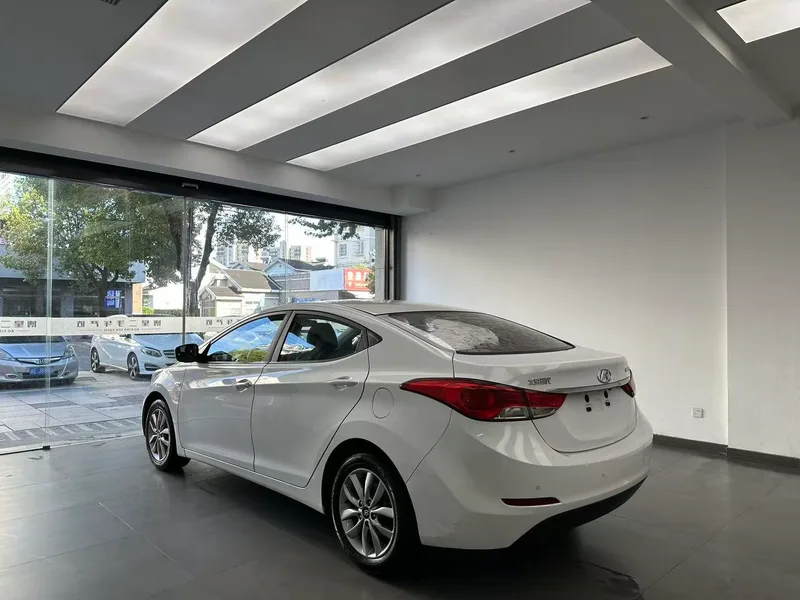 Hyundai Elantra Langdong 2015 1.6L Automatic fashion type interior photo 7 Hyundai Elantra Langdong 2015 1.6L Automatic fashion type interior photo 7