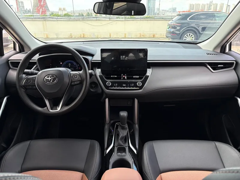 Toyota Frontlander 2024 2.0L Intelligent electric hybrid double engine Sports version interior photo 11 Toyota Frontlander 2024 2.0L Intelligent electric hybrid double engine Sports version interior photo 11