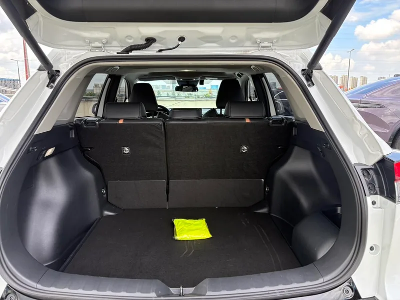 Toyota Frontlander 2024 2.0L Intelligent electric hybrid double engine Sports version interior photo 18 Toyota Frontlander 2024 2.0L Intelligent electric hybrid double engine Sports version interior photo 18