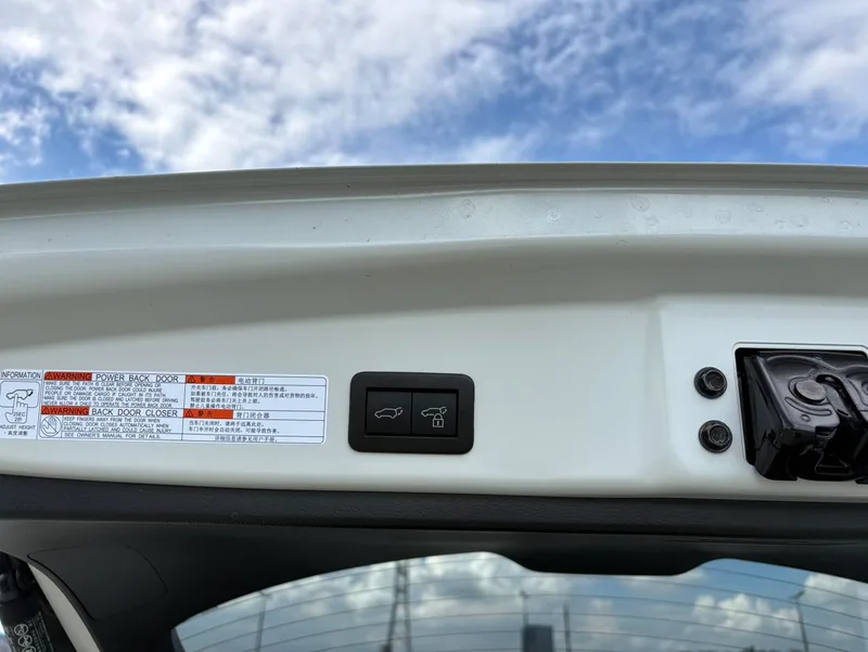 Toyota Frontlander 2024 2.0L Intelligent electric hybrid double engine Sports version interior photo 20 Toyota Frontlander 2024 2.0L Intelligent electric hybrid double engine Sports version interior photo 20