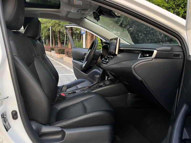 Toyota Corolla 2021 1.2T S-CVT Versión de élite interior foto 13 Toyota Corolla 2021 1.2T S-CVT Versión de élite interior foto 13