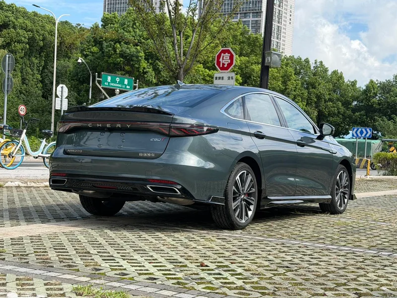 Chery Arrizo 8 PRO 2025 1.6T DCT Люксовый экстерьер фото 4 Chery Arrizo 8 PRO 2025 1.6T DCT Люксовый экстерьер фото 4