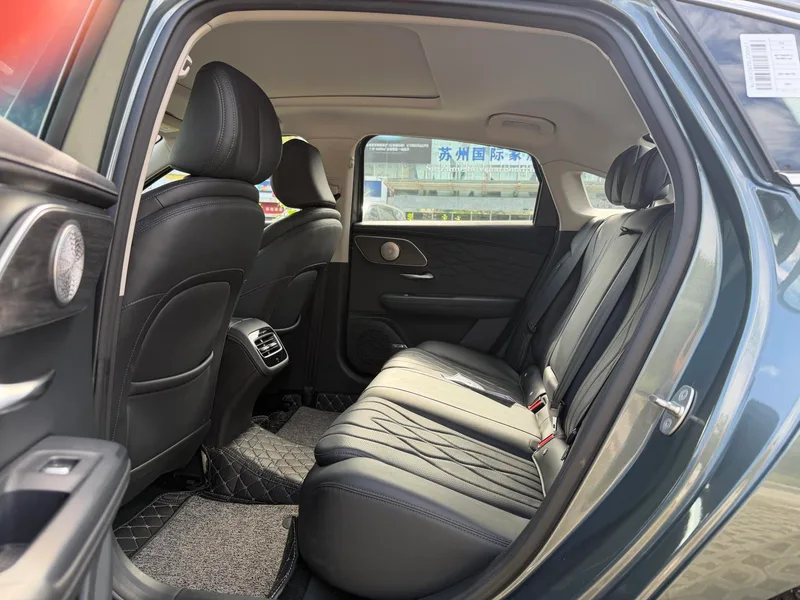 Chery Arrizo 8 PRO 2025 1.6T DCT Люксовый экстерьер фото 6 Chery Arrizo 8 PRO 2025 1.6T DCT Люксовый экстерьер фото 6