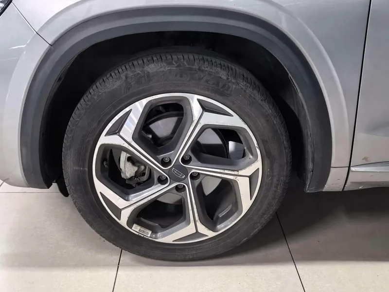 Geely Monjaro 2024 2.0TD Versión en la nube de tracción en dos ruedas automática de alta potencia interior foto 9