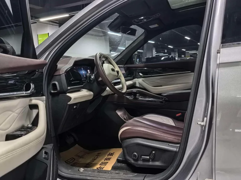 Geely Monjaro 2024 2.0TD Versión en la nube de tracción en dos ruedas automática de alta potencia interior foto 11