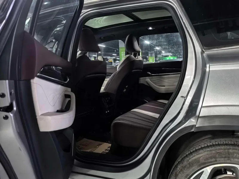 Geely Monjaro 2024 2.0TD Versión en la nube de tracción en dos ruedas automática de alta potencia interior foto 12
