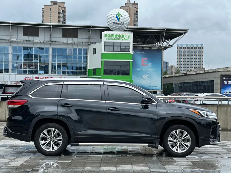 Toyota Highlander 2018 2.0T Two-wheel drive elite version 7 seat Country VI exterior photo 7 Toyota Highlander 2018 2.0T Two-wheel drive elite version 7 seat Country VI exterior photo 7