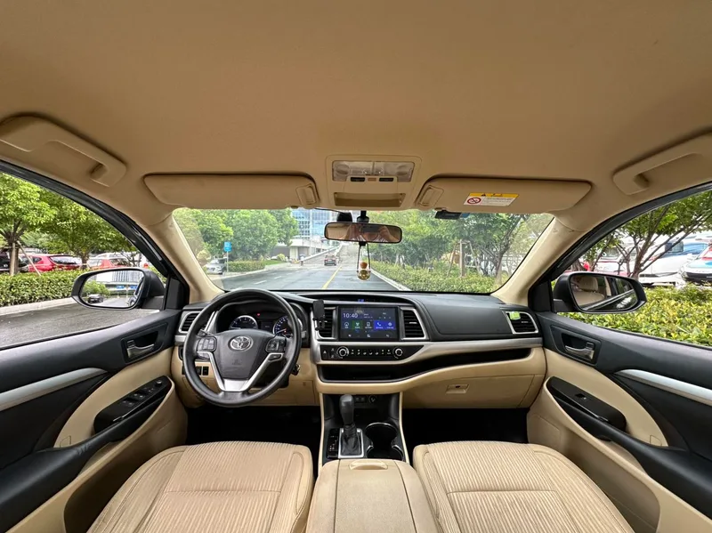 Toyota Highlander 2018 2.0T Two-wheel drive elite version 7 seat Country VI interior photo 11 Toyota Highlander 2018 2.0T Two-wheel drive elite version 7 seat Country VI interior photo 11