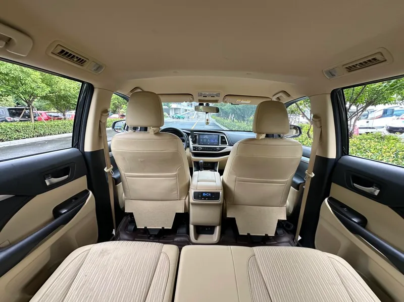 Toyota Highlander 2018 2.0T Two-wheel drive elite version 7 seat Country VI interior photo 16 Toyota Highlander 2018 2.0T Two-wheel drive elite version 7 seat Country VI interior photo 16