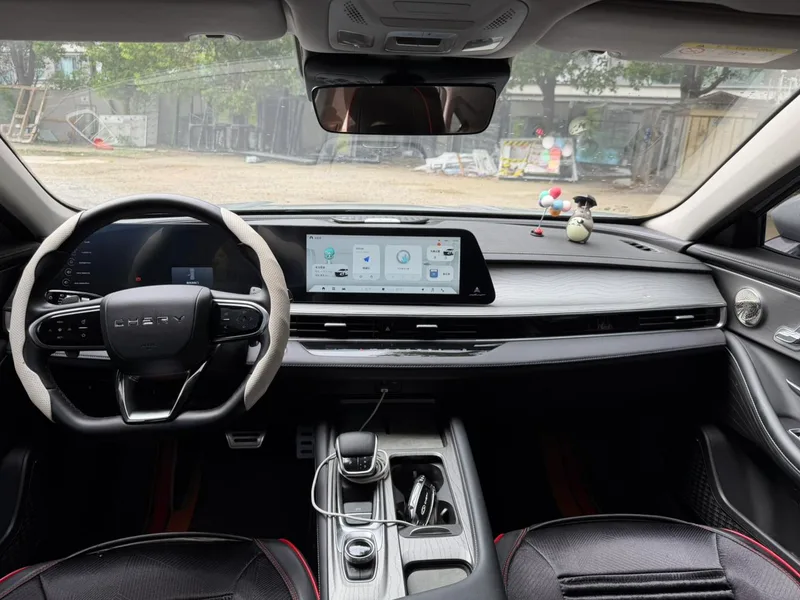 Chery Arrizo 8 2025 2.0T DCT Strength interior photo 9 Chery Arrizo 8 2025 2.0T DCT Strength interior photo 9
