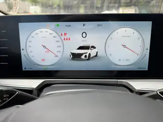 Chery Arrizo 8 2025 2.0T DCT Strength interior photo 13 Chery Arrizo 8 2025 2.0T DCT Strength interior photo 13
