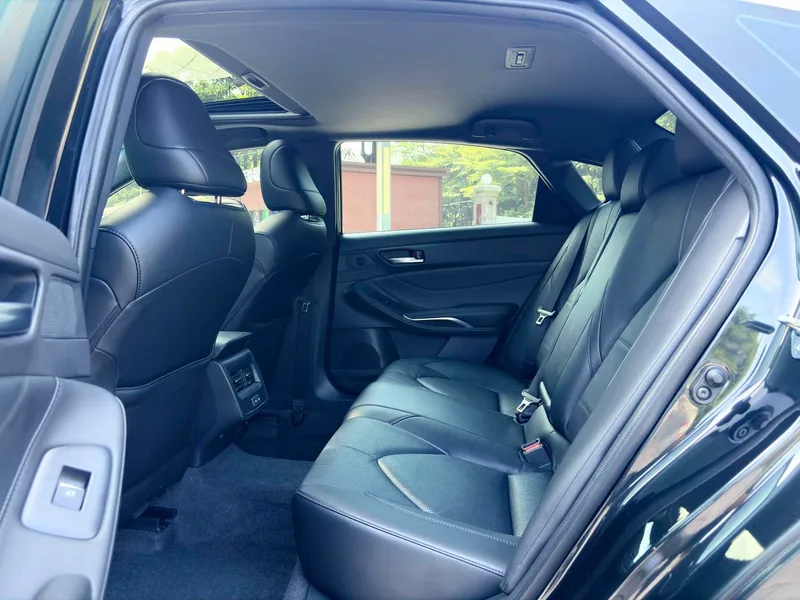 Toyota Avalon 2022 2.5L Enterprising Edition interior photo 6 Toyota Avalon 2022 2.5L Enterprising Edition interior photo 6
