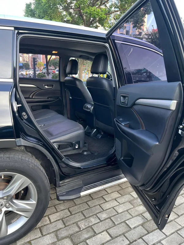 Toyota Highlander 2015 2.0T Édition de luxe à quatre roues motrices 7 Siège intérieur photo 6