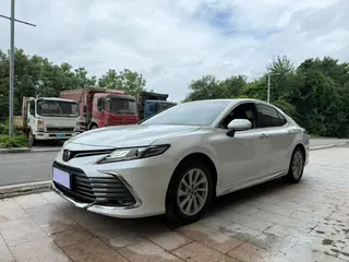 Toyota Camry 2023 2.0S Versión de Fengshang
