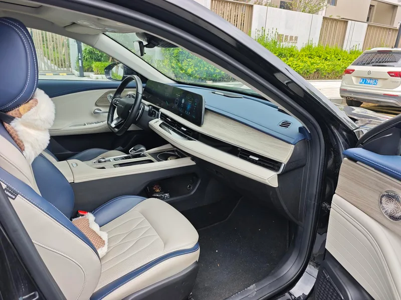 Chery Arrizo 8 2022 1.6TGDI DCT elegance interior photo 8 Chery Arrizo 8 2022 1.6TGDI DCT elegance interior photo 8