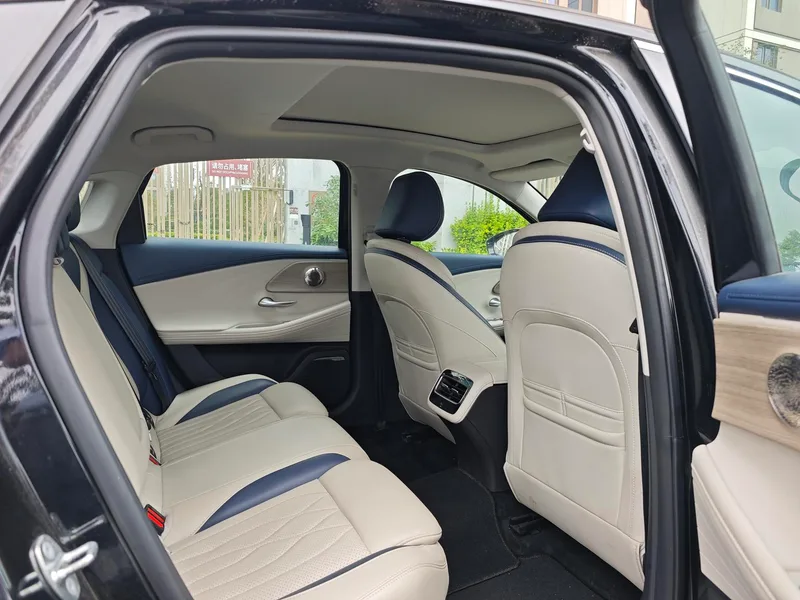 Chery Arrizo 8 2022 1.6TGDI DCT elegance interior photo 9 Chery Arrizo 8 2022 1.6TGDI DCT elegance interior photo 9