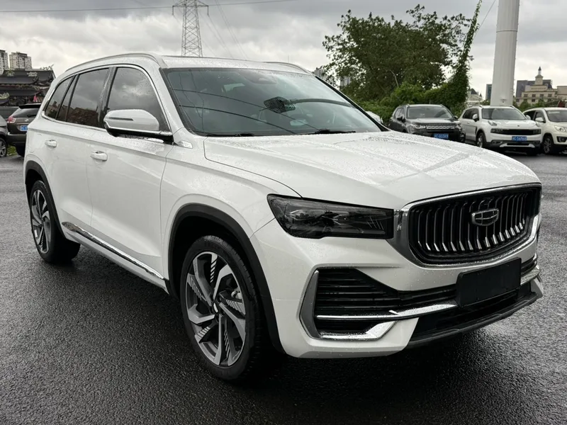 Geely Monjaro 2023 2.0TD High-power automatic two-drive flagship type exterior photo 3