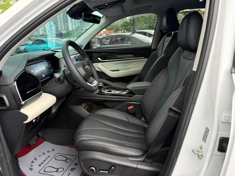 Geely Monjaro 2023 2.0TD High-power automatic two-drive flagship type exterior photo 4