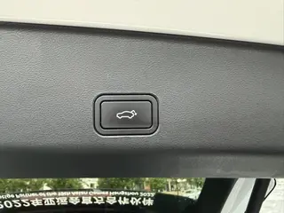 Geely Monjaro 2023 2.0TD High-power automatic two-drive flagship type interior photo 10