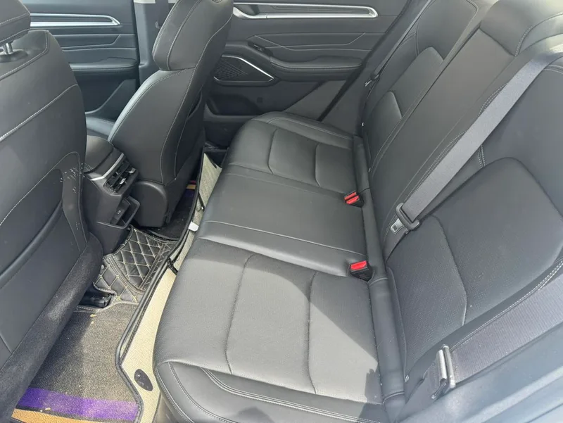 Geely Emgrand 2022 4th Gen 1.5L CVT Elite-type exterior photo 3 Geely Emgrand 2022 4th Gen 1.5L CVT Elite-type exterior photo 3