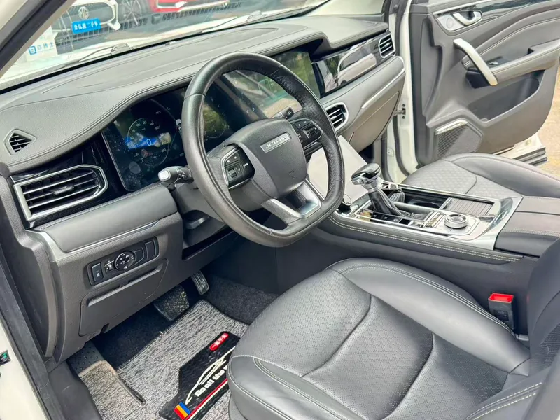Jetour X90 2020 1.5T DCT Shadow Smart Edition 5 seat interior photo 10