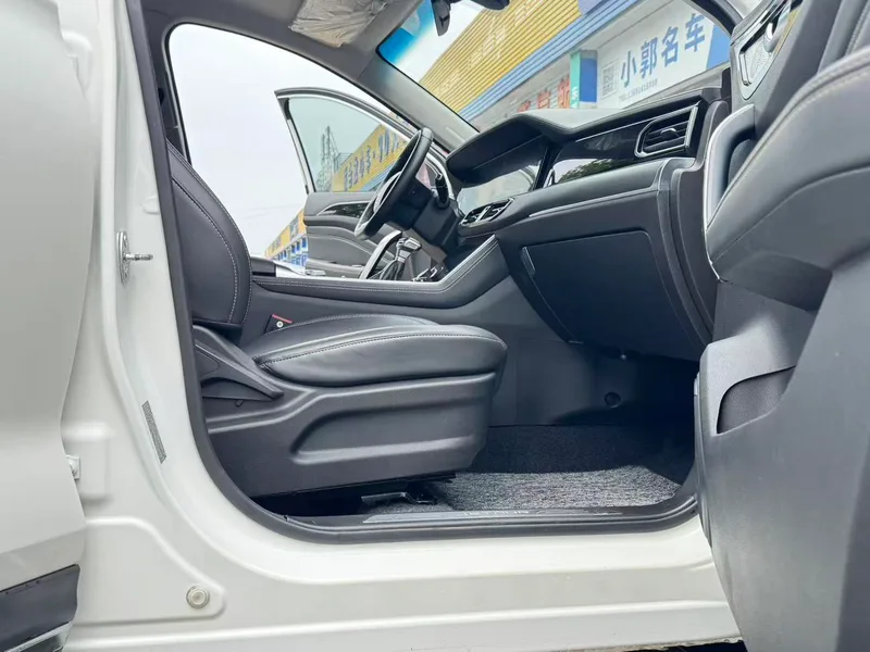 Jetour X90 2020 1.5T DCT Shadow Smart Edition 5 seat interior photo 12